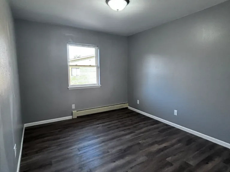 1005 S East St — Photo 7