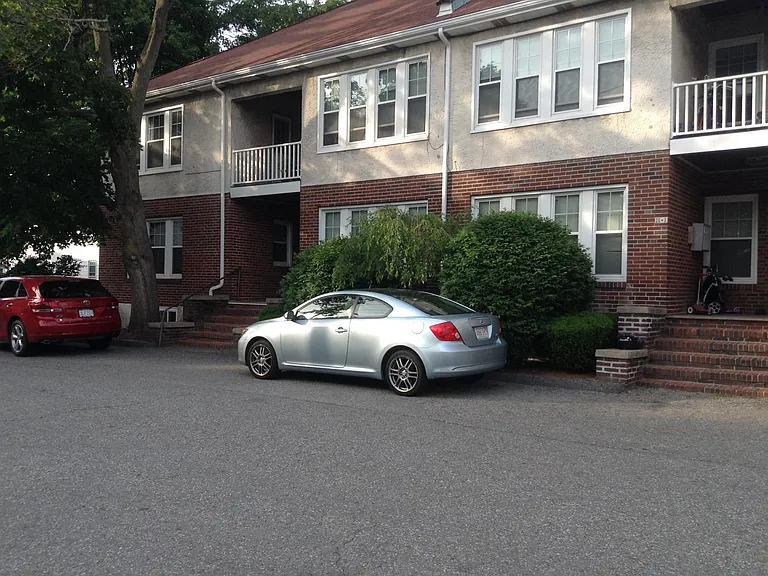 1-15 Craven Cir #1 — Photo 1