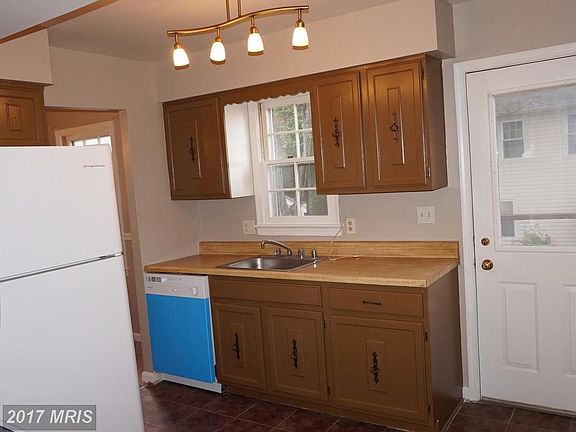 3rd image of 17 Birch Ln