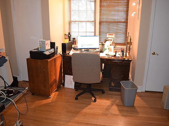 1stfloor main bedroom/office