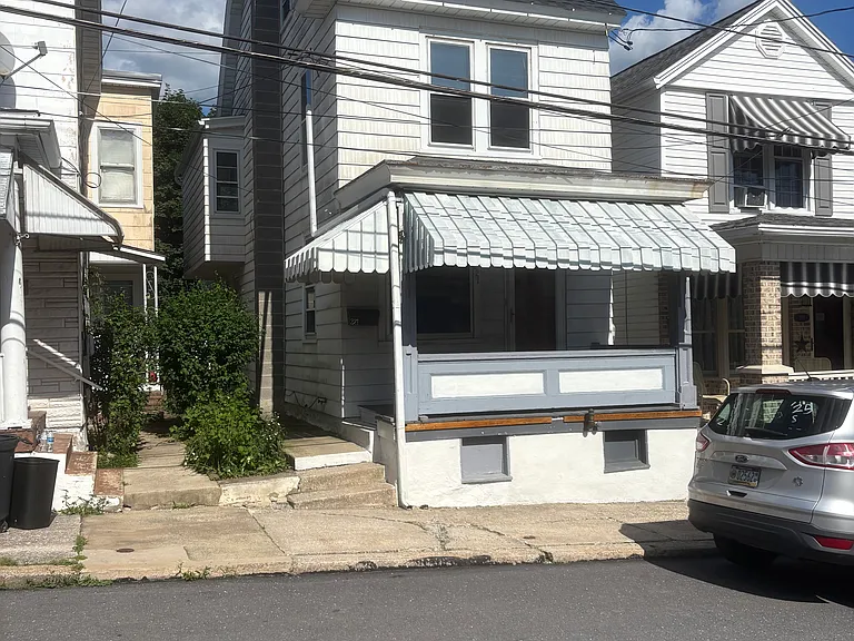 221 East St — Photo 10
