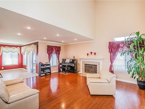 4th image of 15852 E Royal Estates Dr