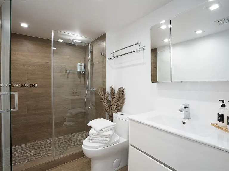 90 Alton Rd #2306 — Photo 10