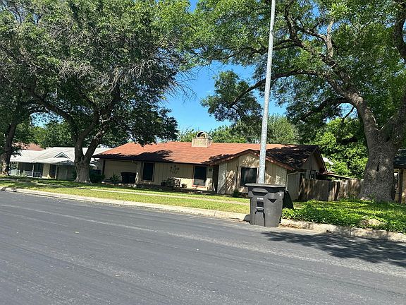 2nd image of 16602 Hunting Valley St