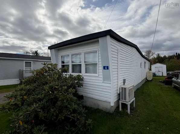 4 Lemarquis Dr N, Antigonish, NS B2G 2L1