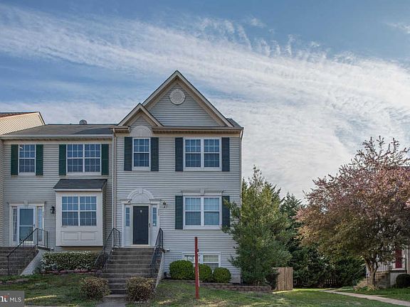 3rd image of 300 Barrows Ct
