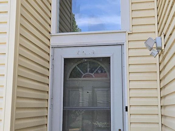 2nd image of 350 Juniper Ct