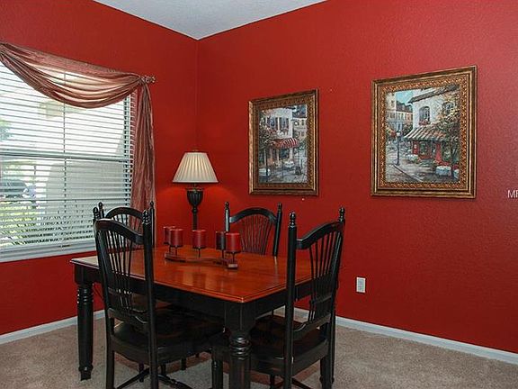 5th image of 403 Hamlet Ct