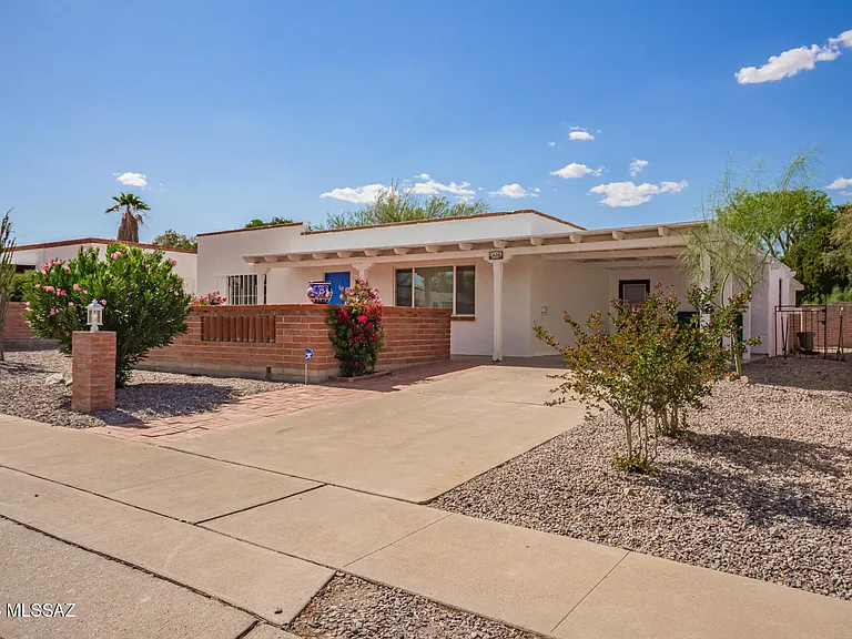 434 S Vista Del Rio — Photo 3