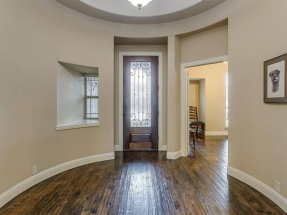 4th image of 4809 Parkplace Dr