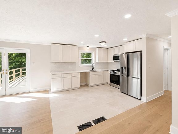 2nd image of 236 Ameda Dr
