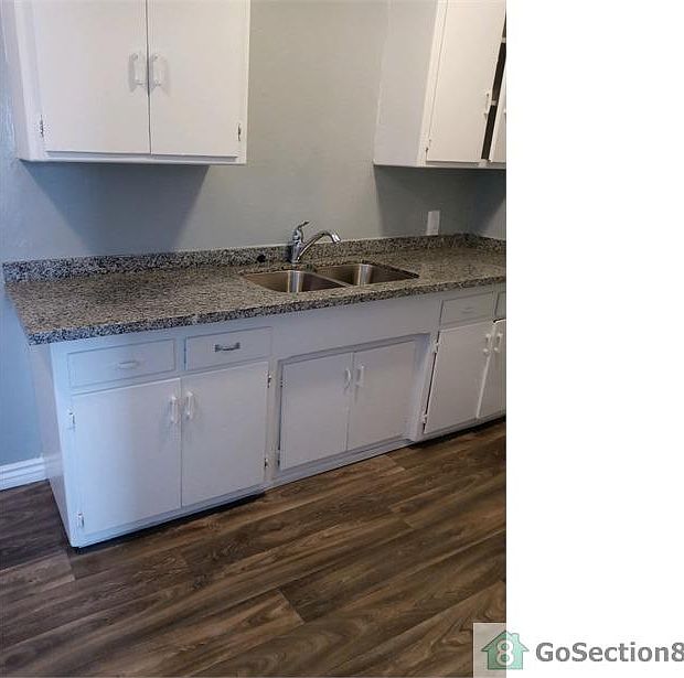 1st image of 1124 W 117th St #6