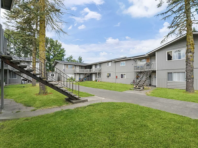 South Pacific Apartments — Photo 24