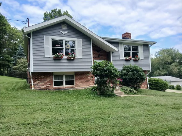 429 Dairy Farm Rd, Lower Burrell, PA 15068