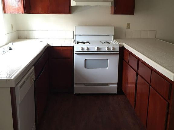 5th image of 222 W Dexter St APT 8
