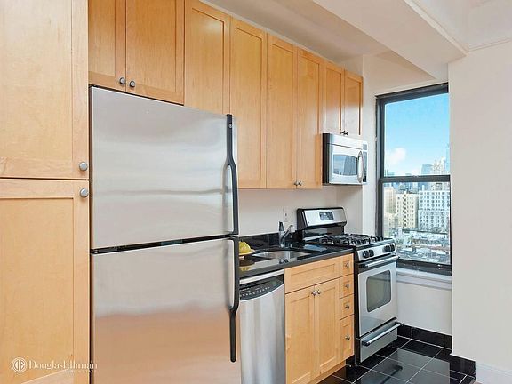 3rd image of 110 W 86th St APT 16D