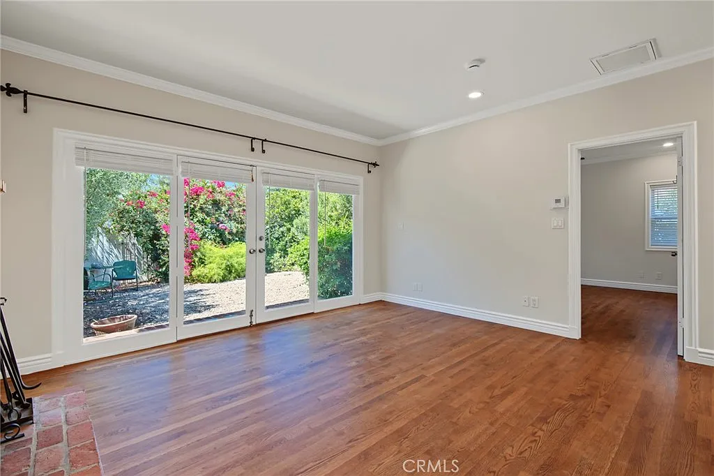 1 bed, 900 sqft, $3,750 — Photo 3