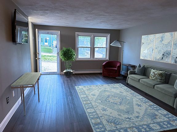 5th image of 51 Lawn St #0