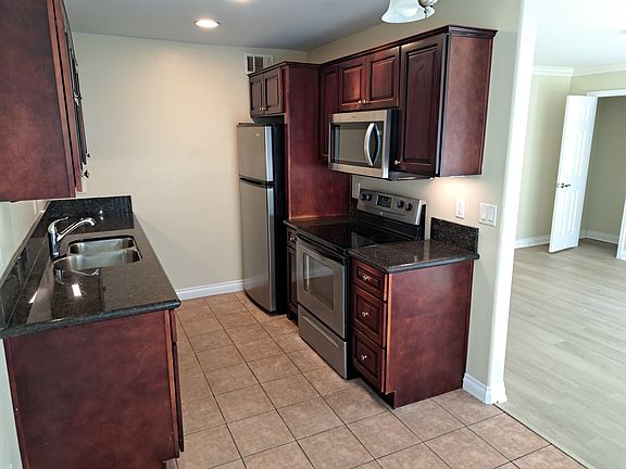 3rd image of 921 S Sunshine Ave S #595a949de