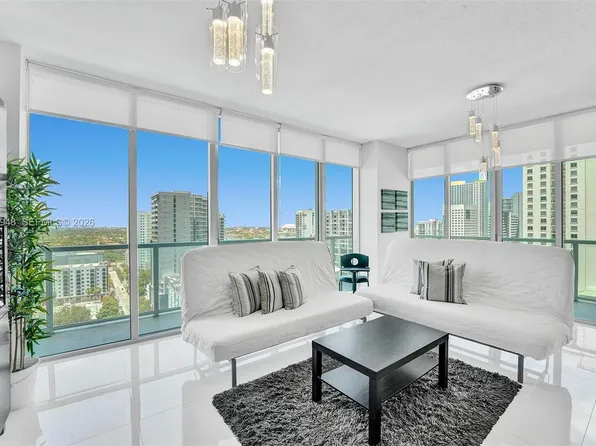 1111 SW 1st Ave, Miami, FL