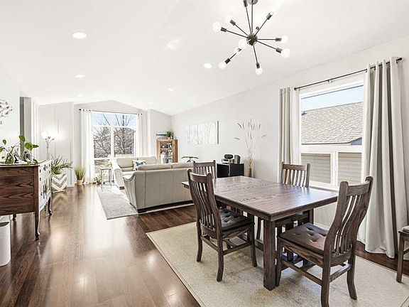 4th image of 60 SE Garden Rd