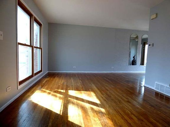 2nd image of 2112 Falmouth Ct