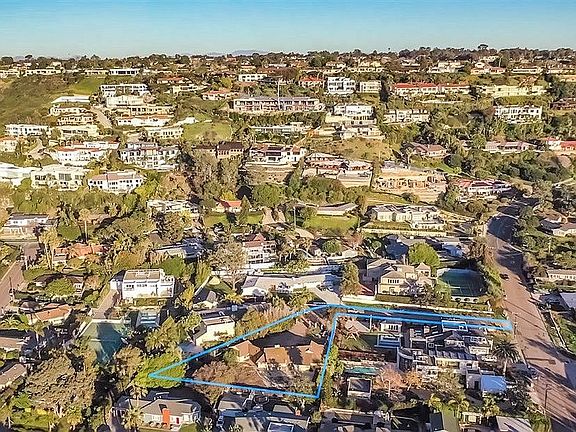 3rd image of 2352 Calle Del Oro