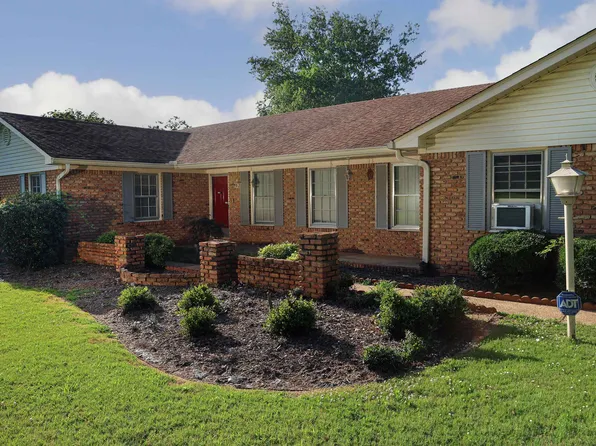 1809 Virginia Ave, Muscle Shoals, AL 35661