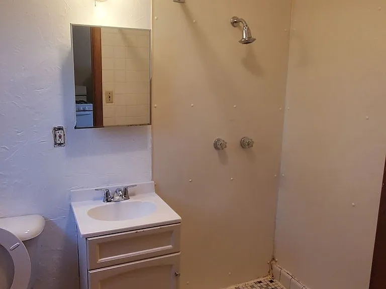 518 Ackley St — Photo 5
