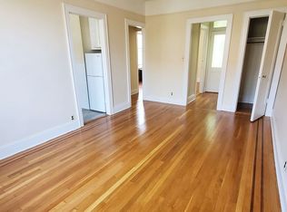 28-29 47th St #2B, Astoria, NY 11103