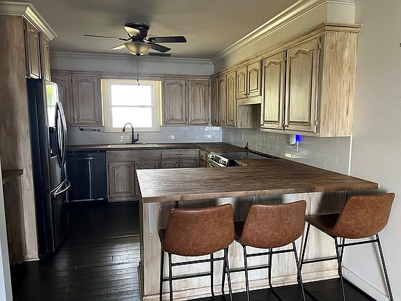 4th image of 417 Stuart Island Rd