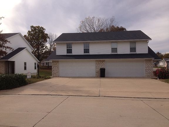 4th image of 4900 Charm Oak Dr