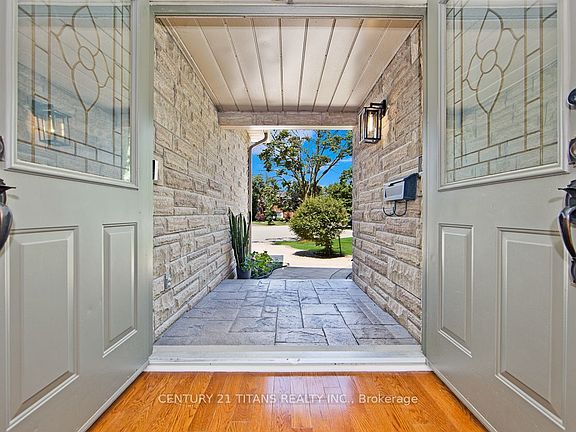 5th image of 1692 Baymill Ct