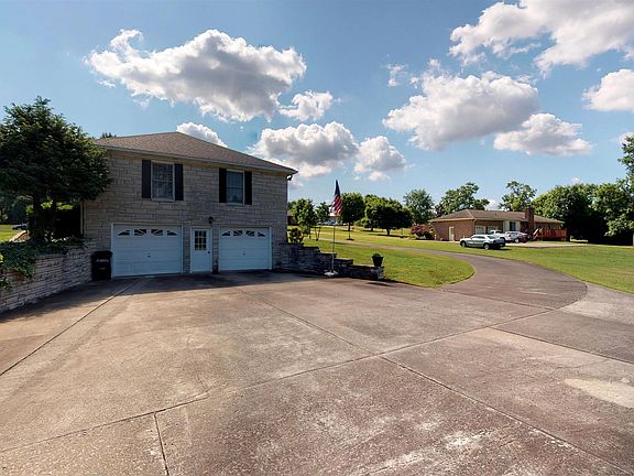 3rd image of 1398 Hartsville Pike