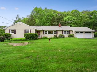 19 Harvest Hill Dr, Trumbull, CT 06611
