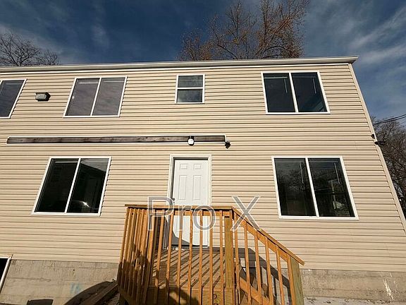 2nd image of 117-121 S Byers Apartments #117-101