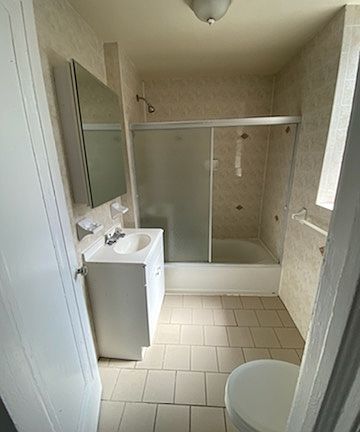 4th image of 258 Soundview Ave APT 3B