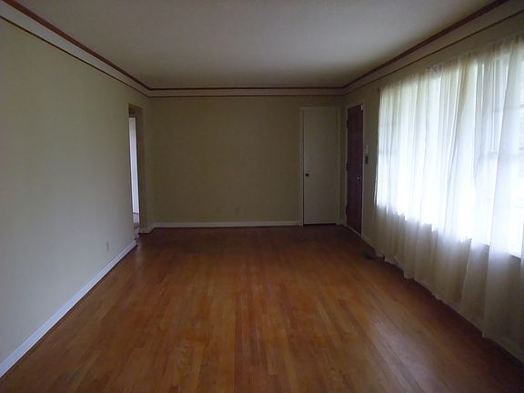 3rd image of 987 Lawson St
