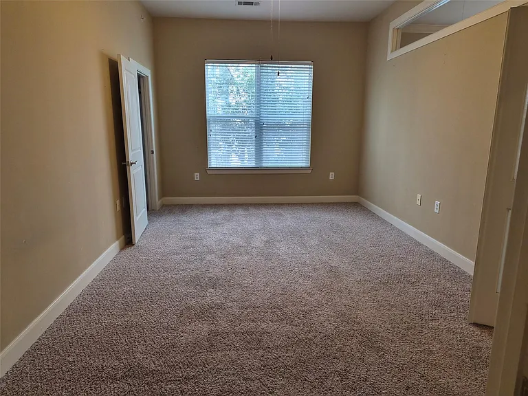 1010 Rosine St #23 — Photo 18