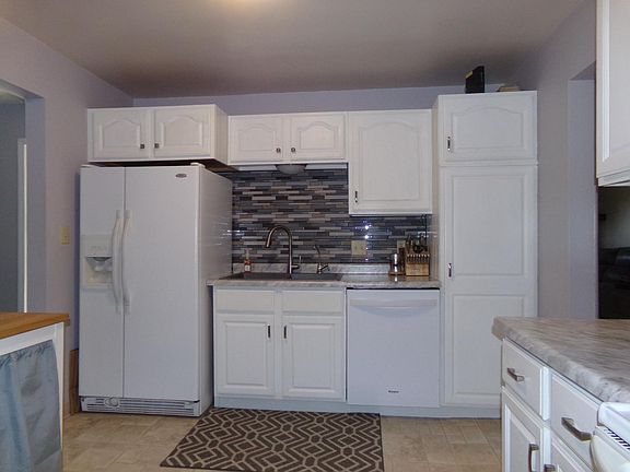 2nd image of 605 E 1st St N