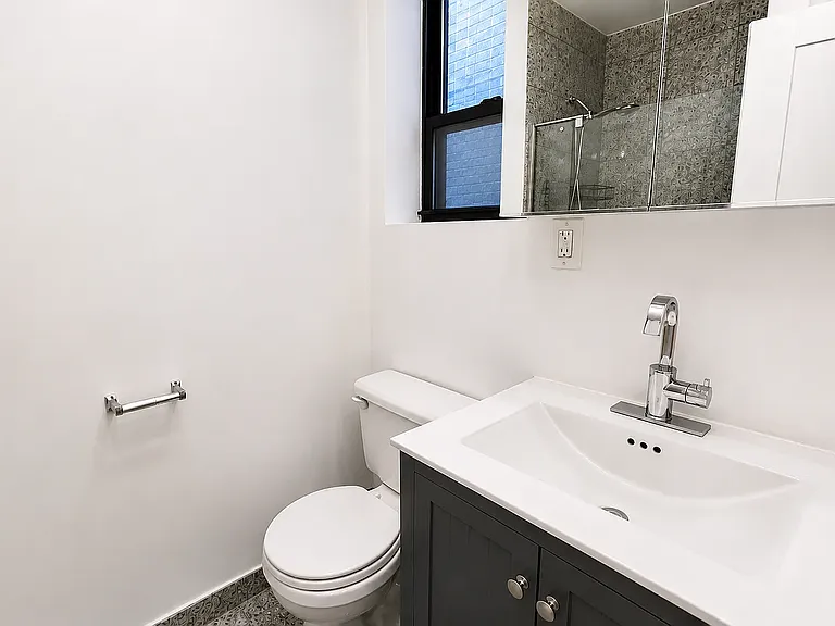 229 E 53rd St #4E — Photo 9