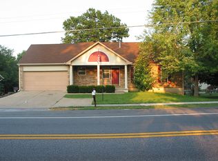 718 Bowles Ave, Fenton, MO