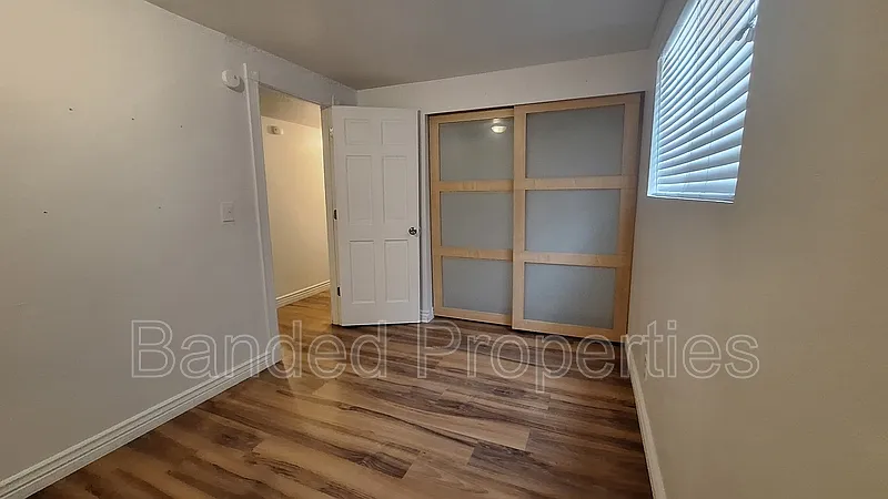 2 bed, 1.0 bath, 737 sqft, $1,295 — Photo 4