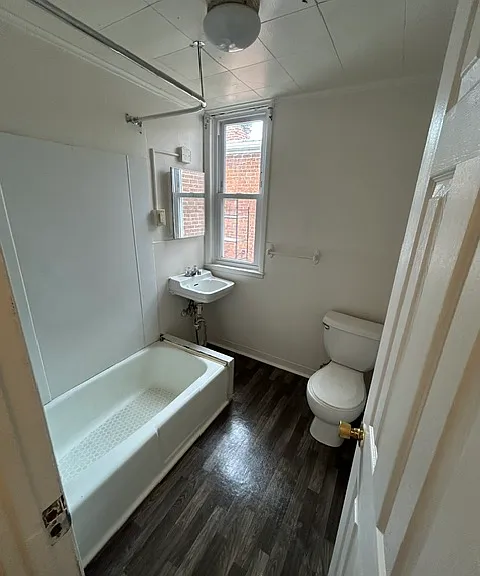 825 E Philadelphia St — Photo 3
