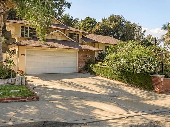 4th image of 815 Puma Canyon Ln
