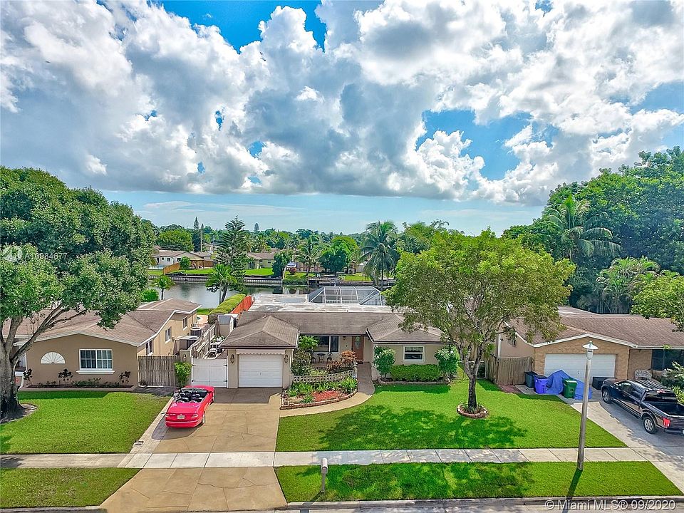 Home For Sale In Oriole Margate