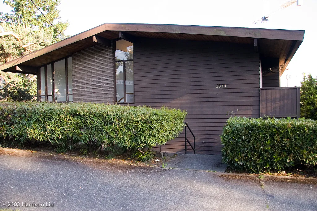 Robertson Apartments — Photo 1