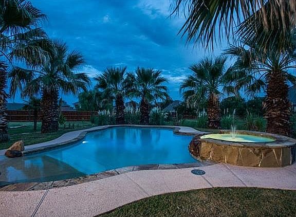 3rd image of 3821 Leeward Cir