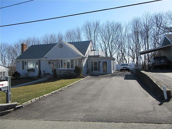 2nd image of 42 Legion Memorial Dr