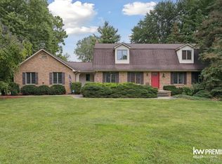 1751 Trafalgar Sq, Rochester Hills, MI 48309